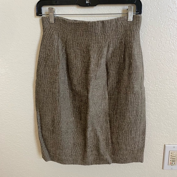 Beautiful high waist skirt - Picture 1 of 3